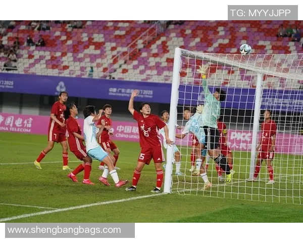 女足挑战美国U16青少年队展现实力与潜力的精彩对决